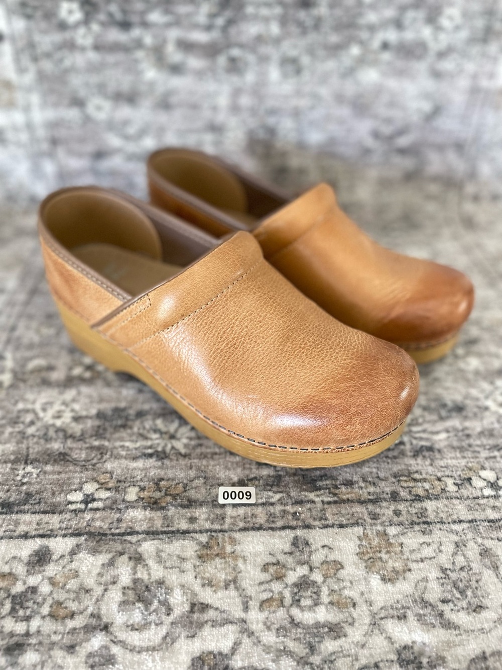 Dansko Pro Clog Tan Honey Disressed Size 39